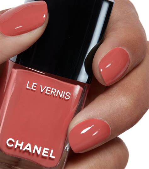 Chanel longwear nail color